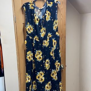 NWT Torrid size 3 Sunflower Maxi Dress